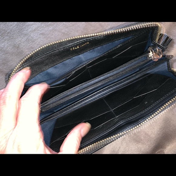 Cole Haan black leather zip around wallet - Picture 6 of 8